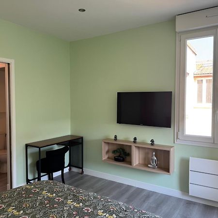 Ferienwohnung 70M2 Climatise - Parking Prive - Lycee Roosevelt - Reims Arena Exterior foto