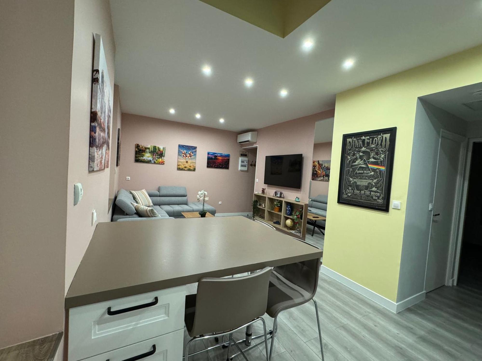Ferienwohnung 70M2 Climatise - Parking Prive - Lycee Roosevelt - Reims Arena Exterior foto