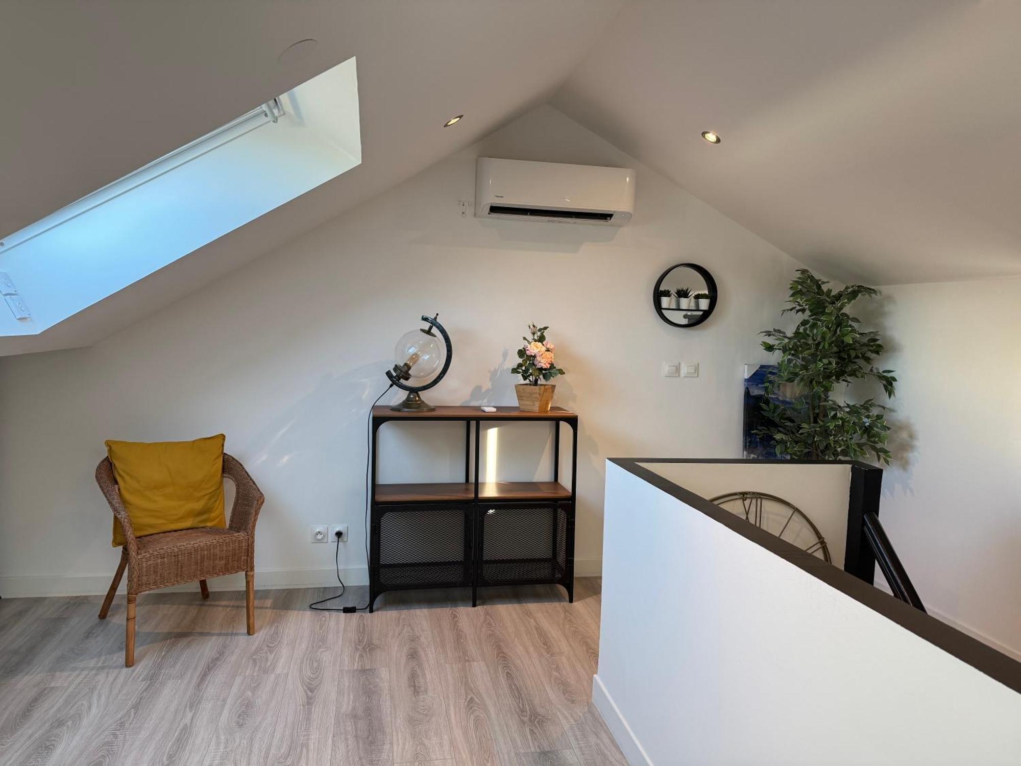 Ferienwohnung 70M2 Climatise - Parking Prive - Lycee Roosevelt - Reims Arena Exterior foto