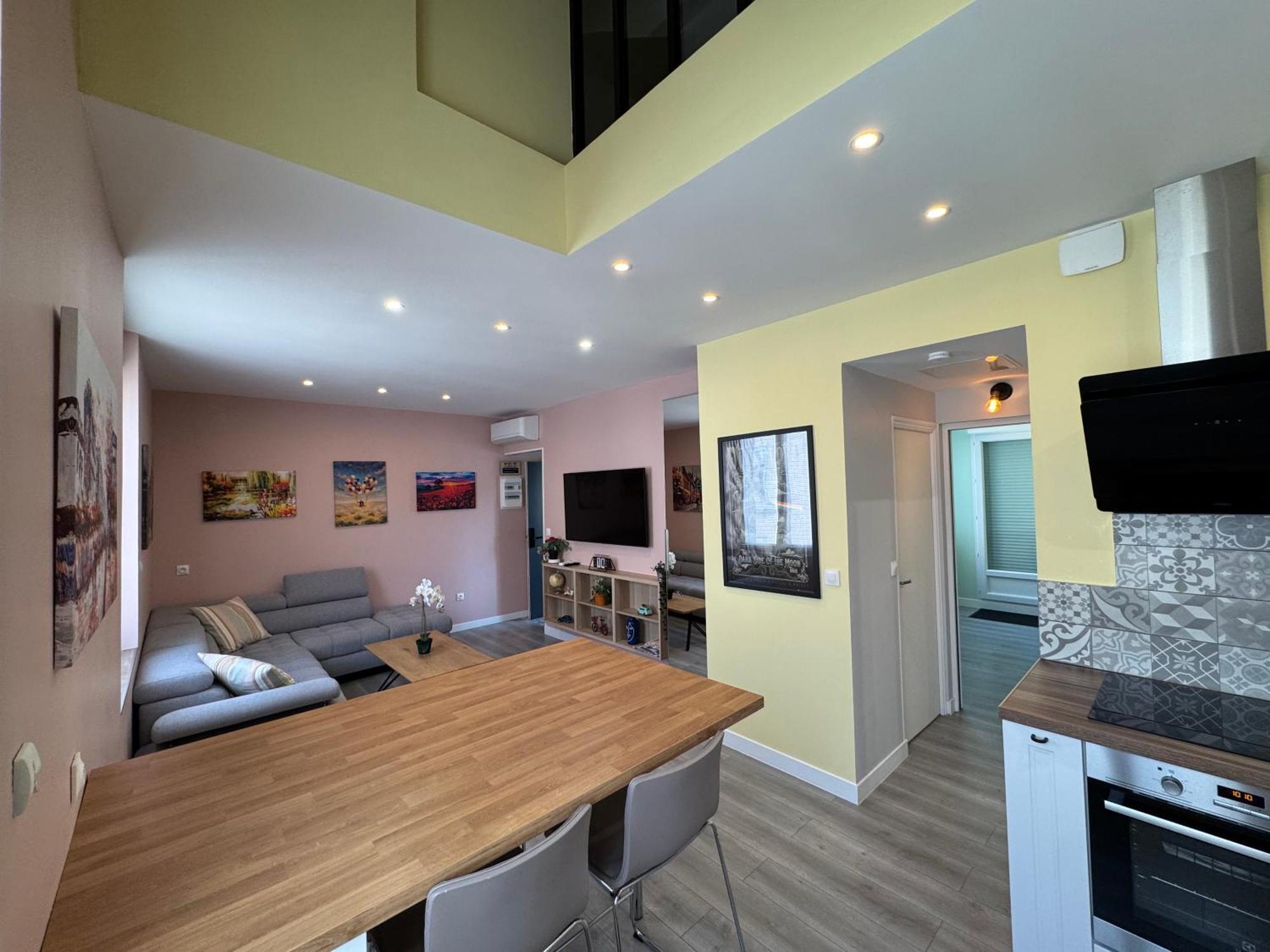 Ferienwohnung 70M2 Climatise - Parking Prive - Lycee Roosevelt - Reims Arena Exterior foto
