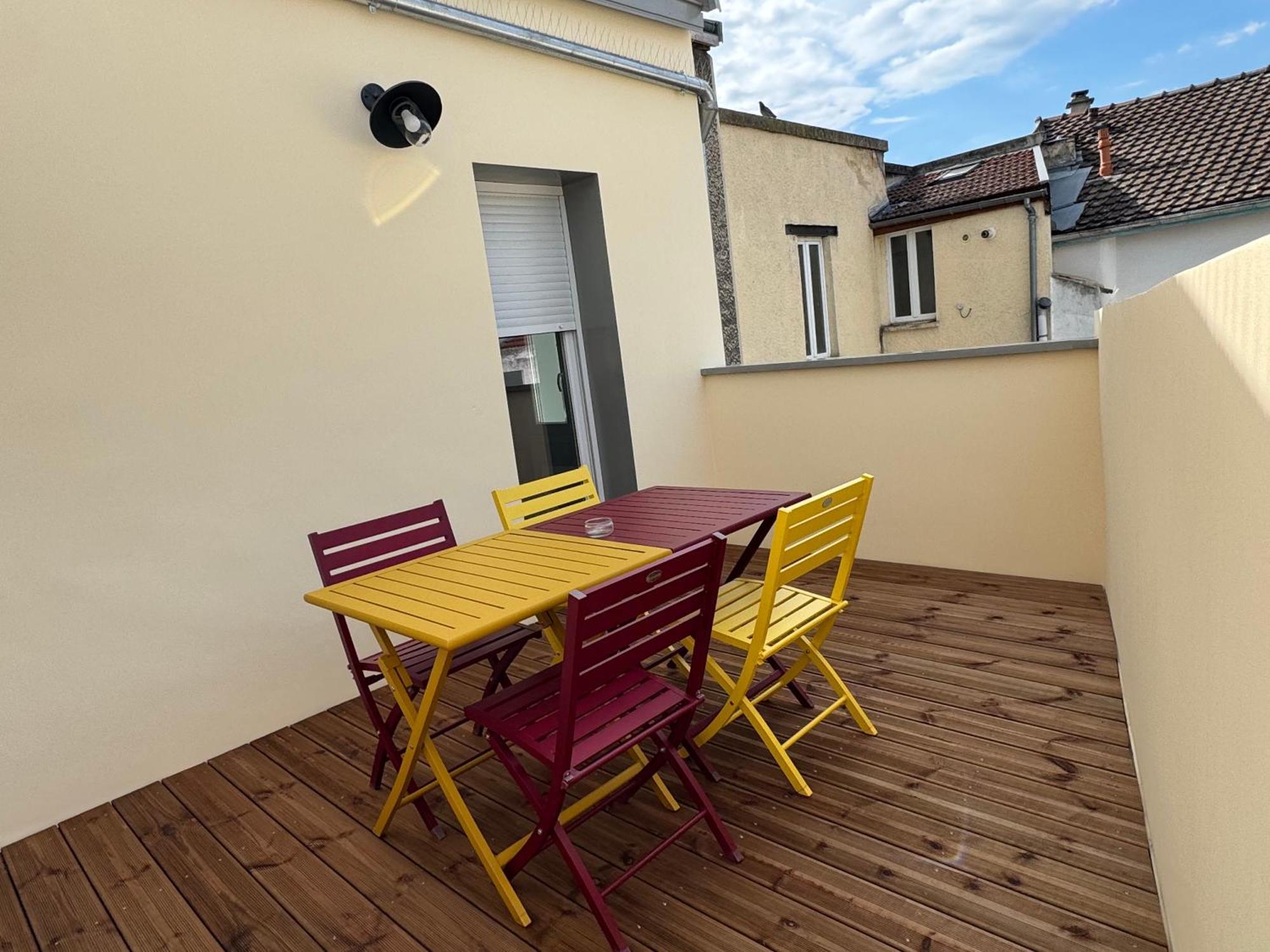 Ferienwohnung 70M2 Climatise - Parking Prive - Lycee Roosevelt - Reims Arena Exterior foto